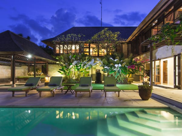 Bayu Gita Residence - The villa lit up at night